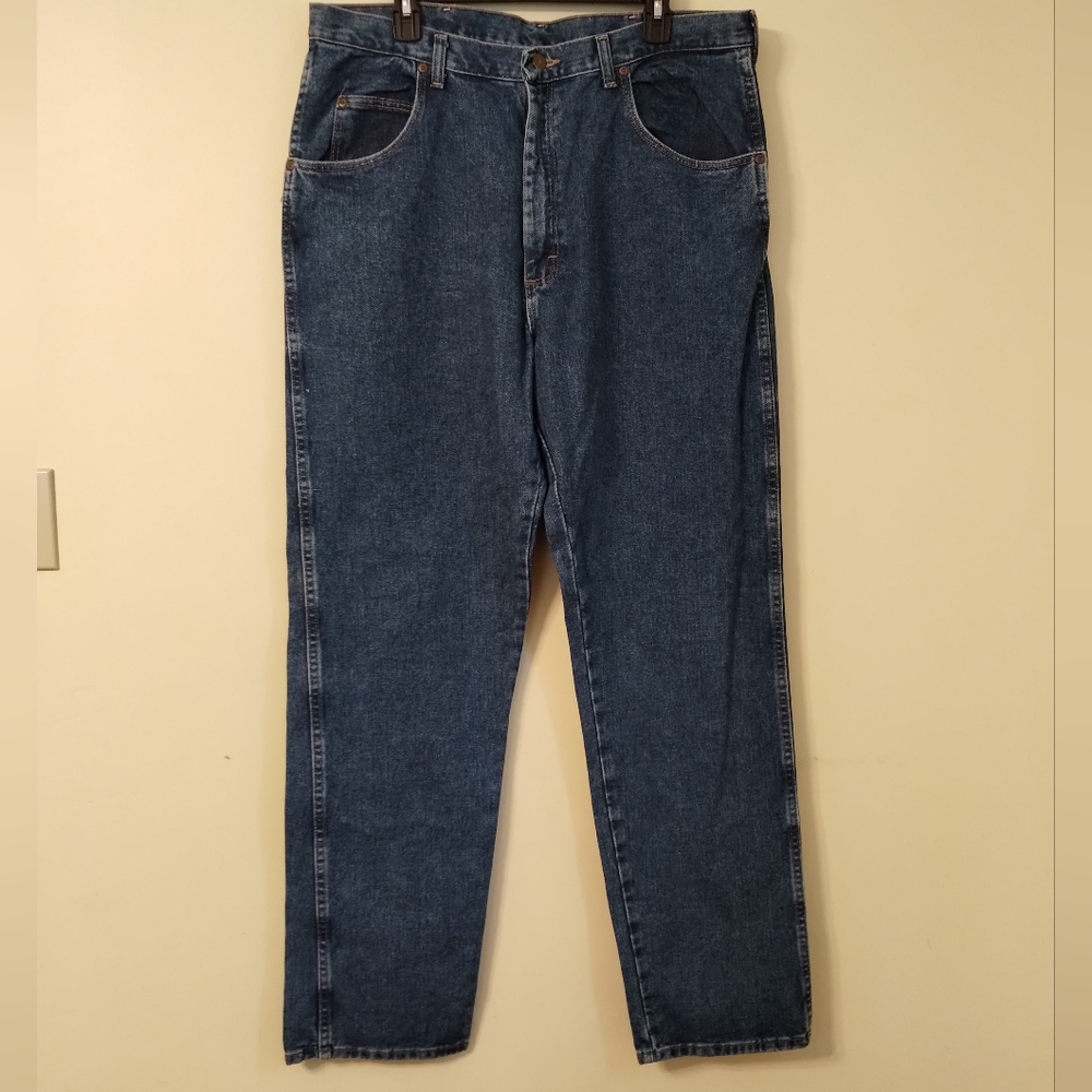 NWOT WRANGLER MENS RUGGED WEAR RELAXED FIT JEANS  38X34